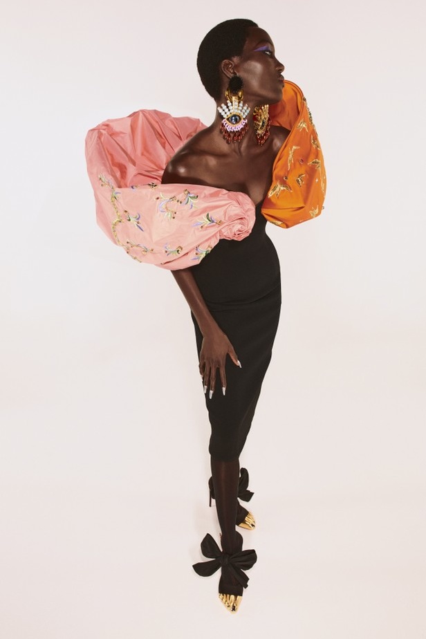 مجموعة Schiaparelli للهوت كوتور لموسم خريف وشتاء 2021-2022