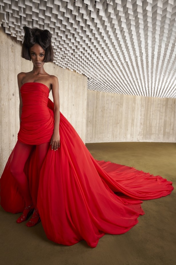 مجموعة Giambattista Valli لموسم خريف وشتاء 2021-2022 للهوت كوتور