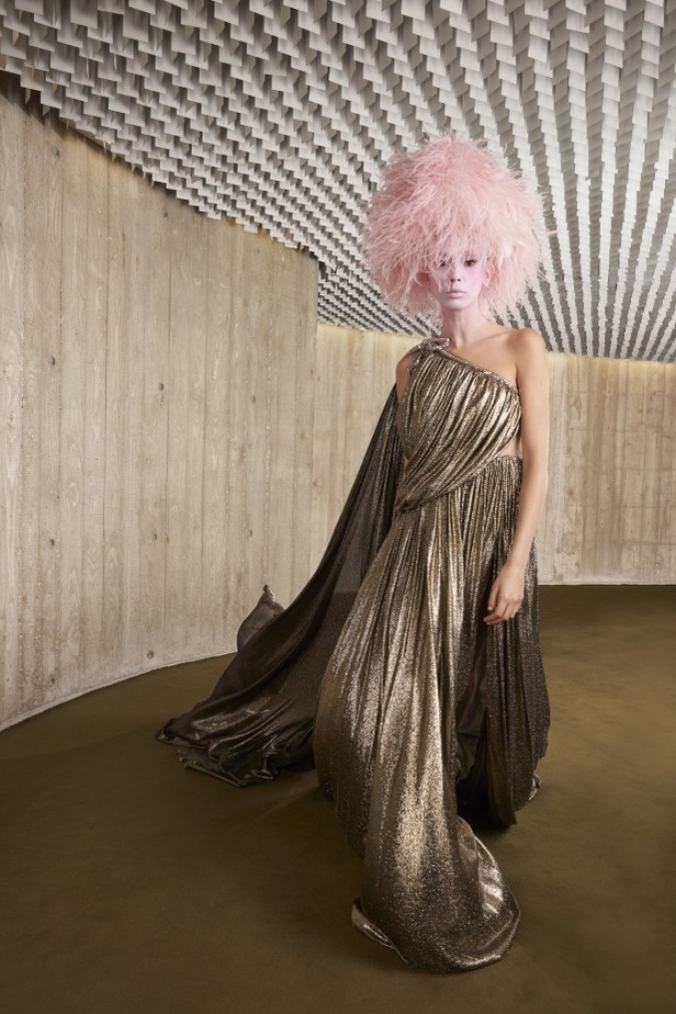 مجموعة Giambattista Valli لموسم خريف وشتاء 2021-2022 للهوت كوتور