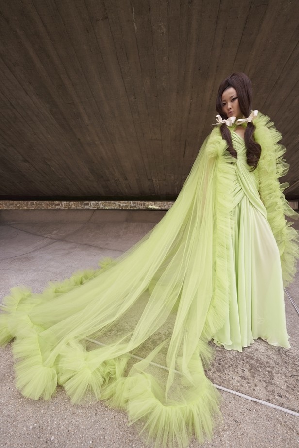 مجموعة Giambattista Valli لموسم خريف وشتاء 2021-2022 للهوت كوتور