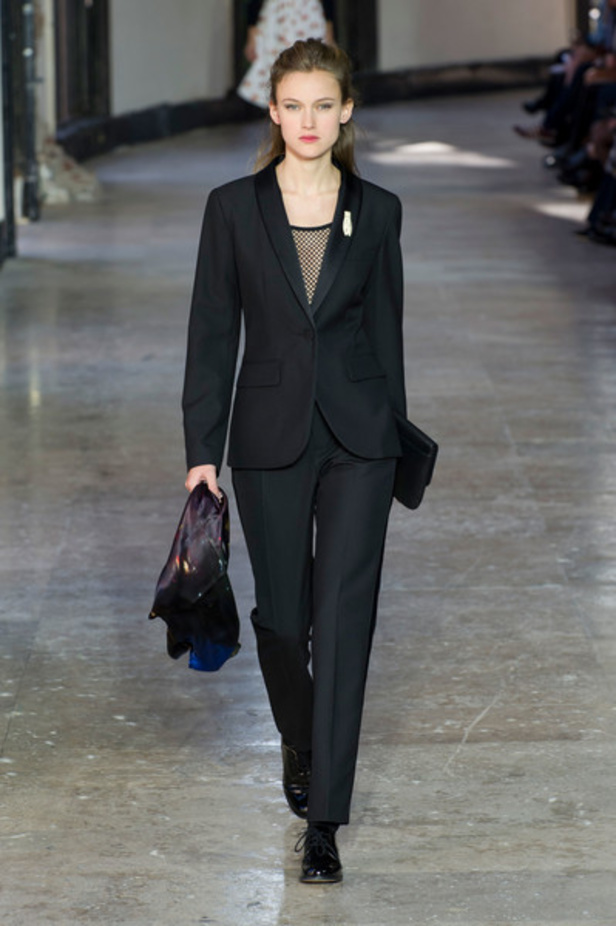 مجموعة AGNES B لموسم ربيع وصيف 2017