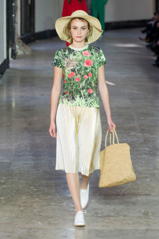 مجموعة AGNES B لموسم ربيع وصيف 2017