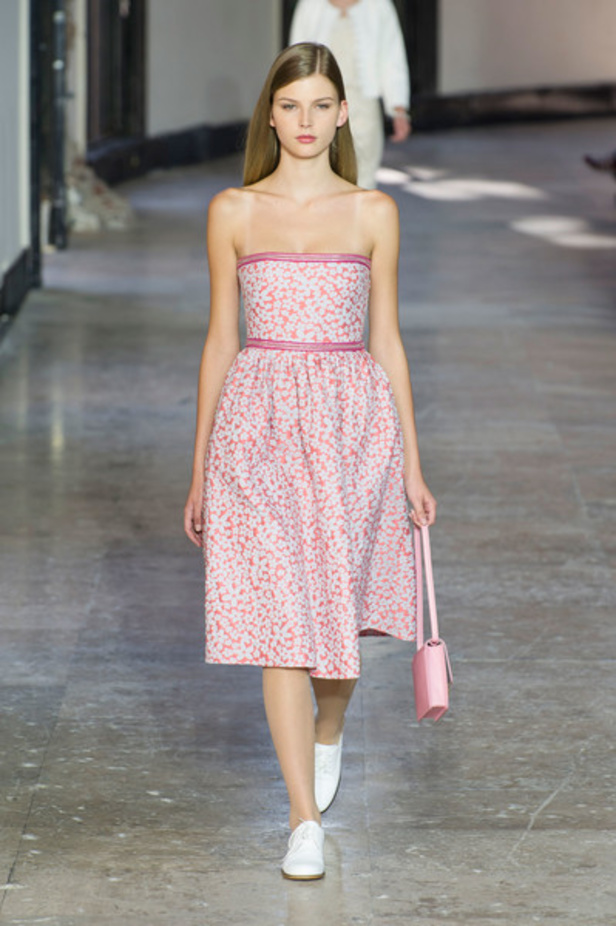 مجموعة AGNES B لموسم ربيع وصيف 2017