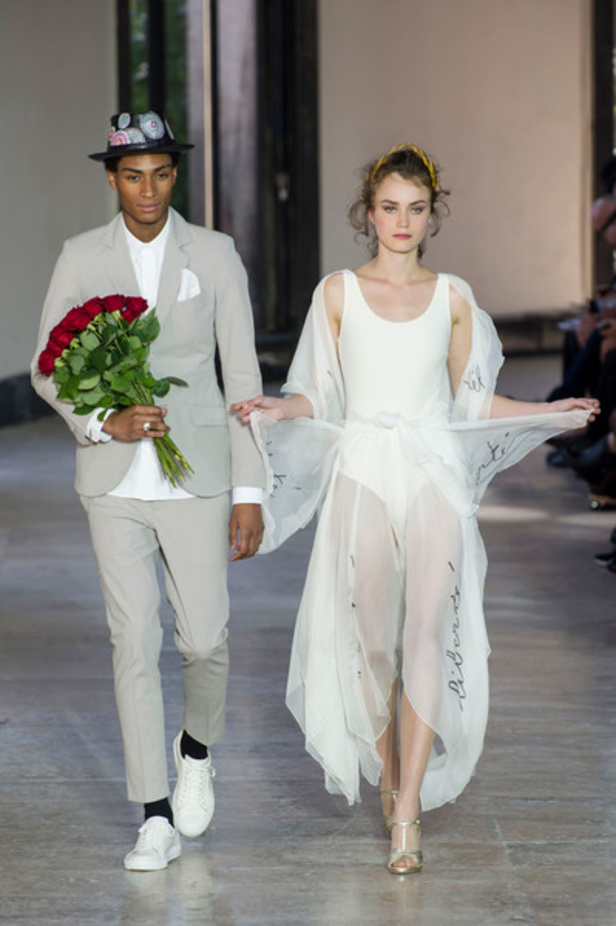 مجموعة AGNES B لموسم ربيع وصيف 2017