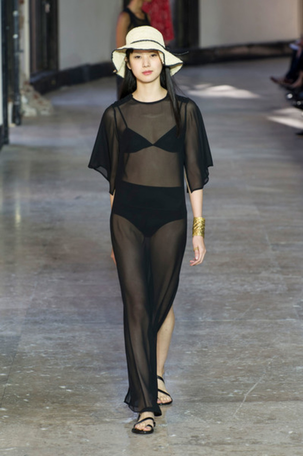 مجموعة AGNES B لموسم ربيع وصيف 2017