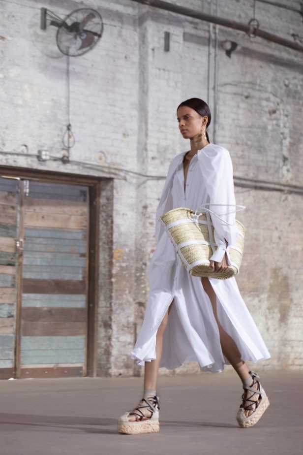 عرض ازياء التوزارا ALTUZARRA لربيع وصيف 2021 من أسبوع الموضة في باريس