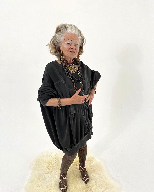 عرض ازياء Vivienne Westwood لربيع وصيف 2021