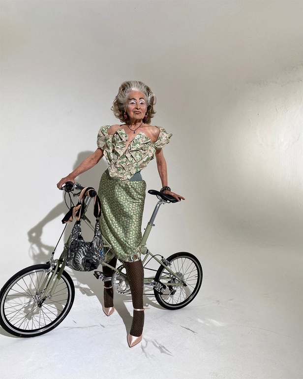 عرض ازياء Vivienne Westwood لربيع وصيف 2021