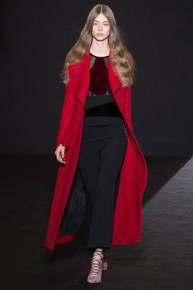 عرض رولاند موريت لخريف وشتاء 2016-2017