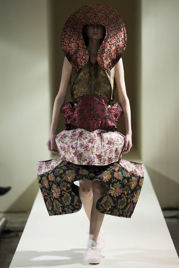 مجموعة "كوم دي غارسون" لخريف وشتاء 2016-2017