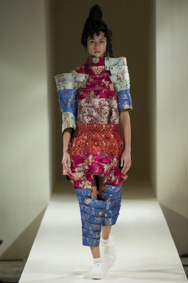 مجموعة "كوم دي غارسون" لخريف وشتاء 2016-2017