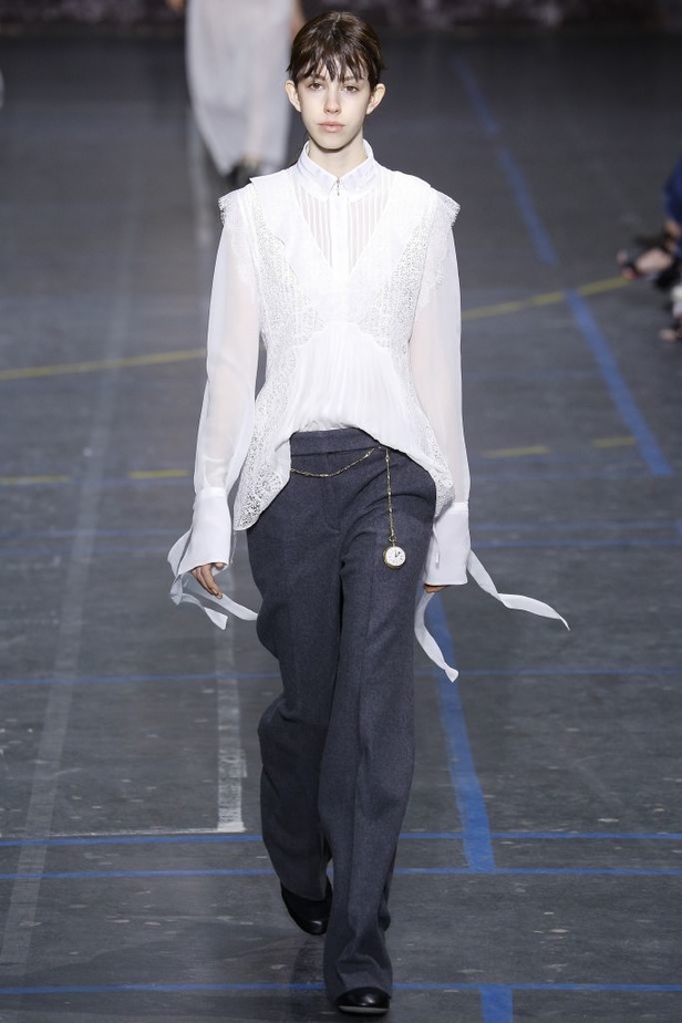 مجموعة جون غاليانو لخريف وشتاء 2016-2017