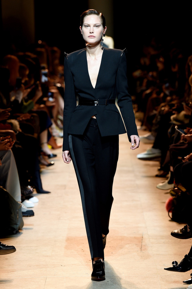 عرض أزياء موغلر لموسم خريف وشتاء 2017