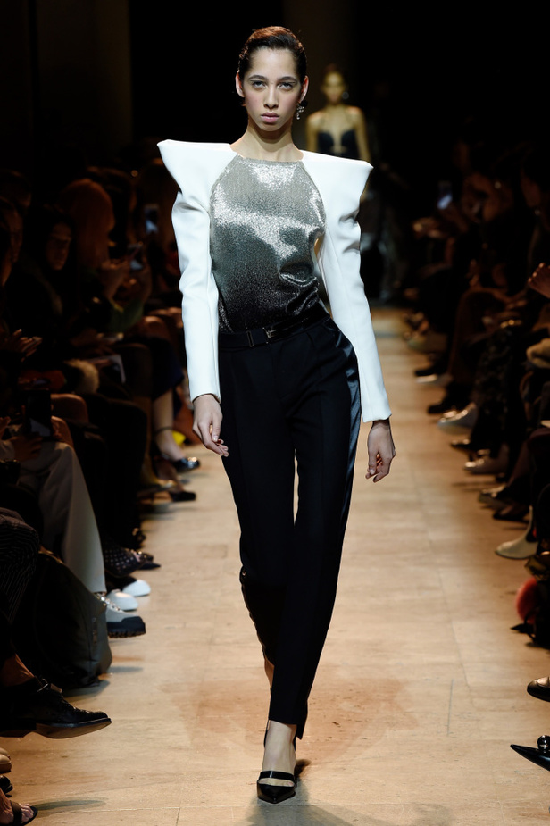 عرض أزياء موغلر لموسم خريف وشتاء 2017