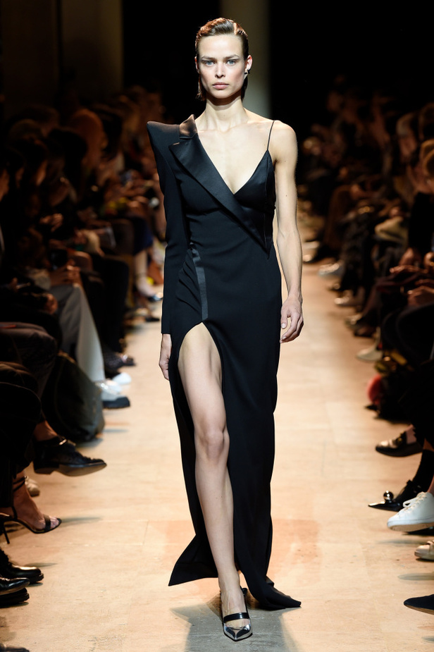 عرض أزياء موغلر لموسم خريف وشتاء 2017