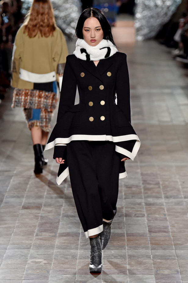 عرض أزياء سونيا ريكيل لموسم خريف وشتاء 2017