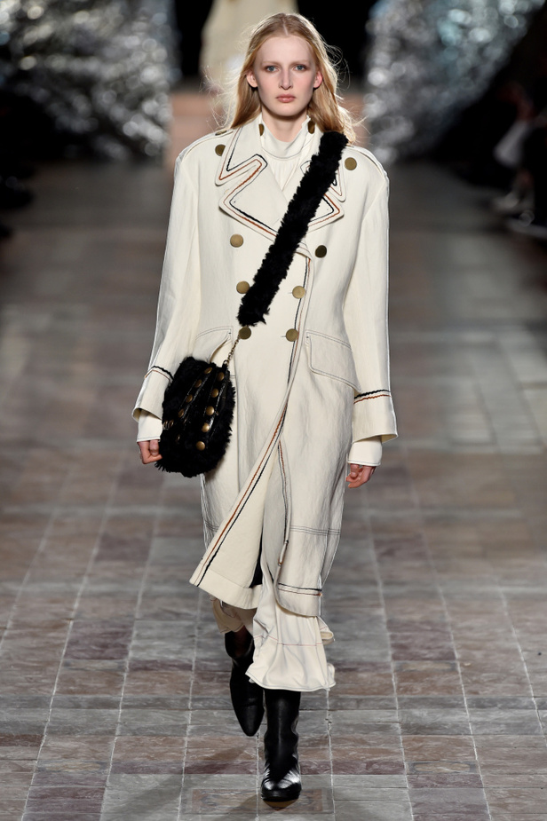 عرض أزياء سونيا ريكيل لموسم خريف وشتاء 2017