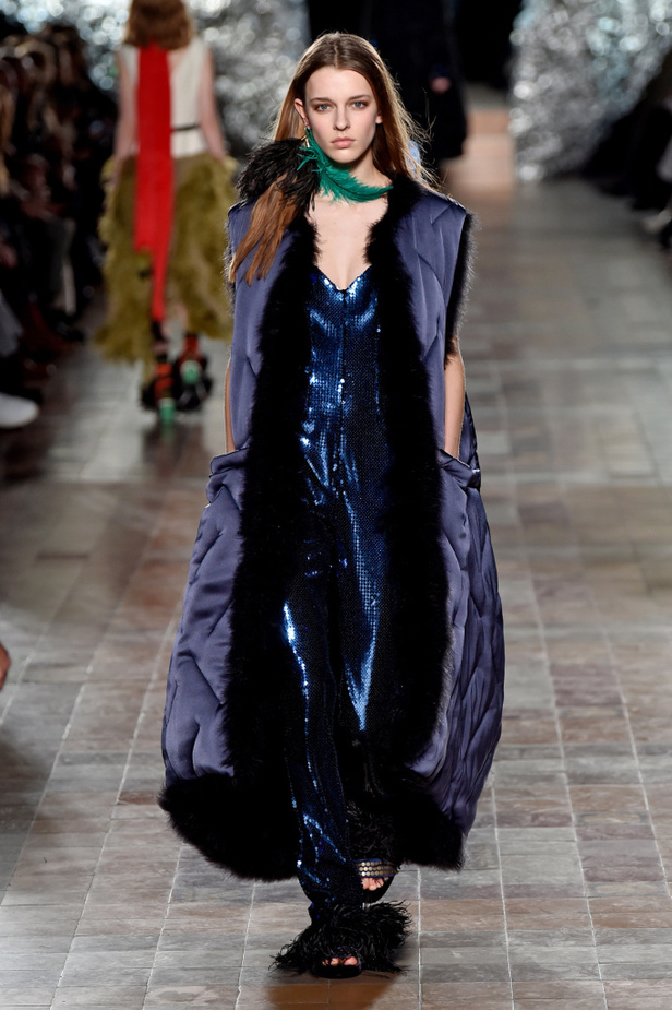 عرض أزياء سونيا ريكيل لموسم خريف وشتاء 2017