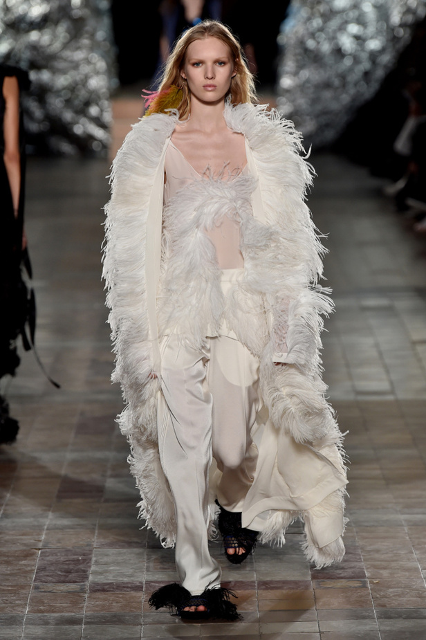 عرض أزياء سونيا ريكيل لموسم خريف وشتاء 2017