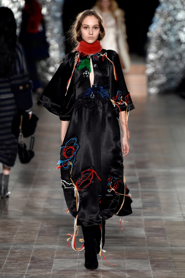 عرض أزياء سونيا ريكيل لموسم خريف وشتاء 2017