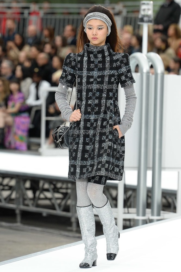 عرض أزياء “شانيل” Chanel لخريف وشتاء 2017