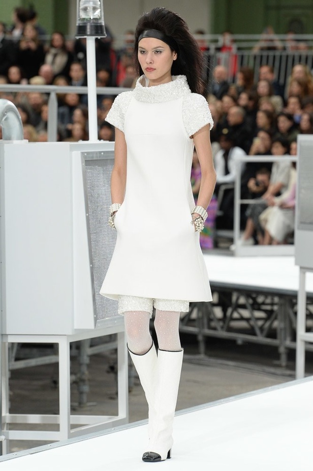 عرض أزياء “شانيل” Chanel لخريف وشتاء 2017