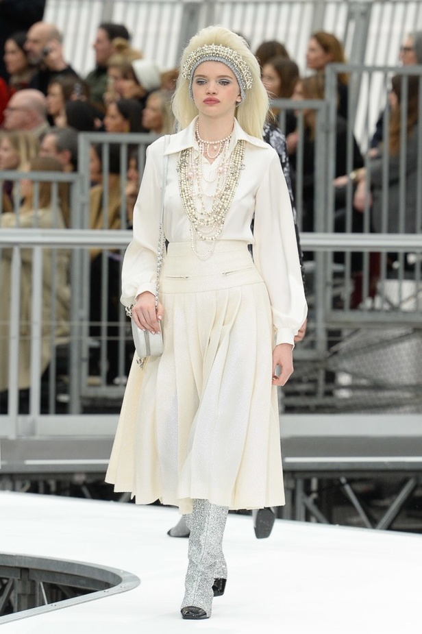 عرض أزياء “شانيل” Chanel لخريف وشتاء 2017