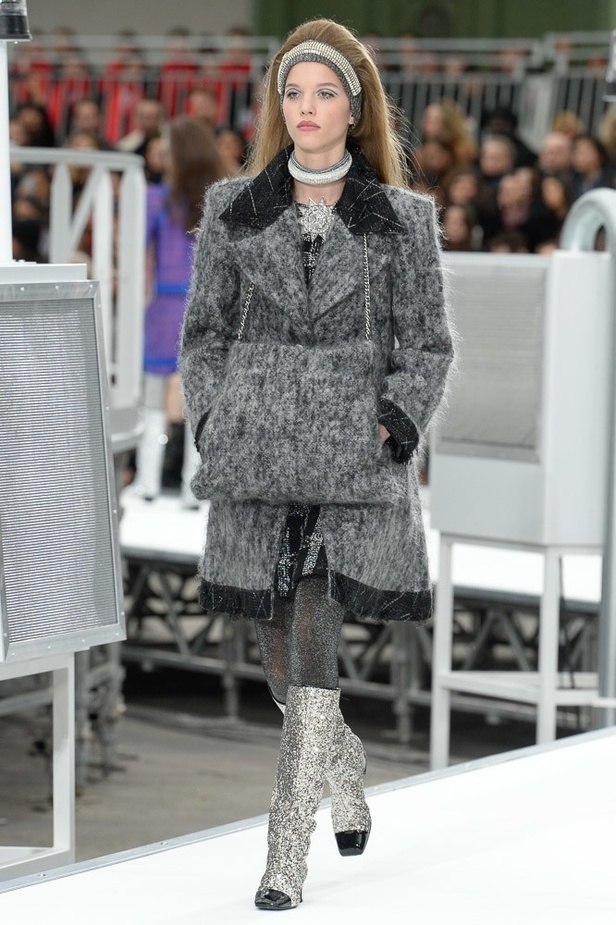 عرض أزياء “شانيل” Chanel لخريف وشتاء 2017