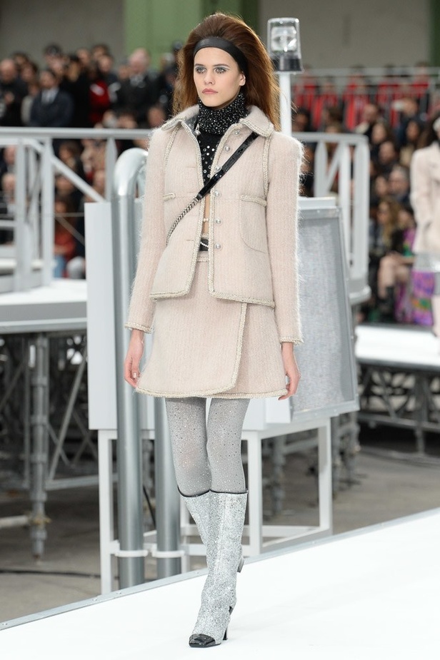 عرض أزياء “شانيل” Chanel لخريف وشتاء 2017