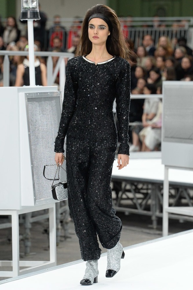 عرض أزياء “شانيل” Chanel لخريف وشتاء 2017