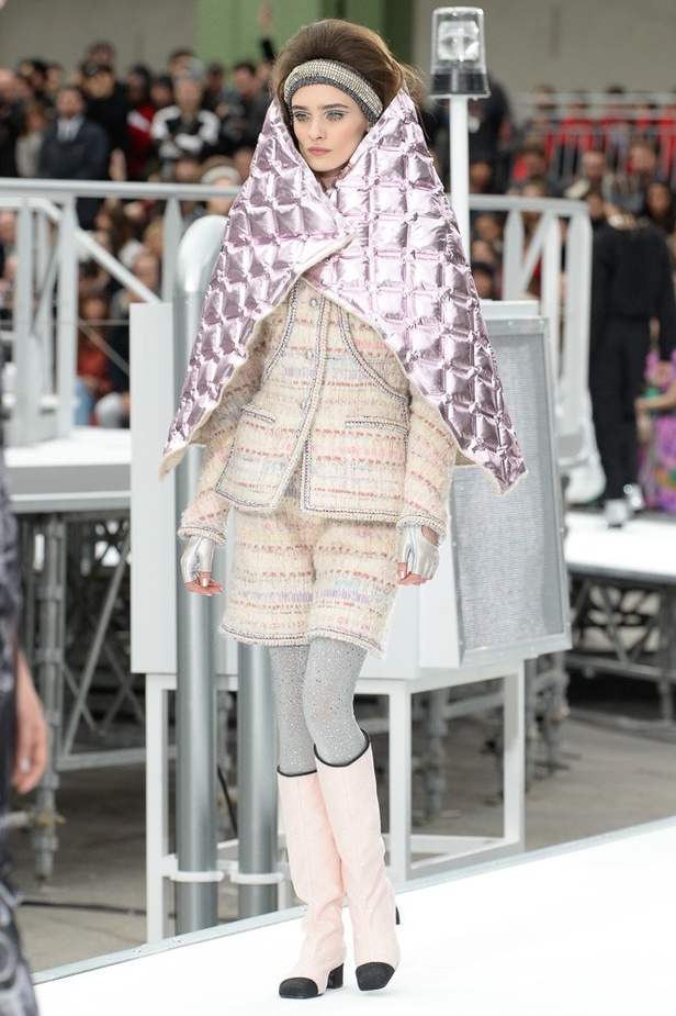 عرض أزياء “شانيل” Chanel لخريف وشتاء 2017