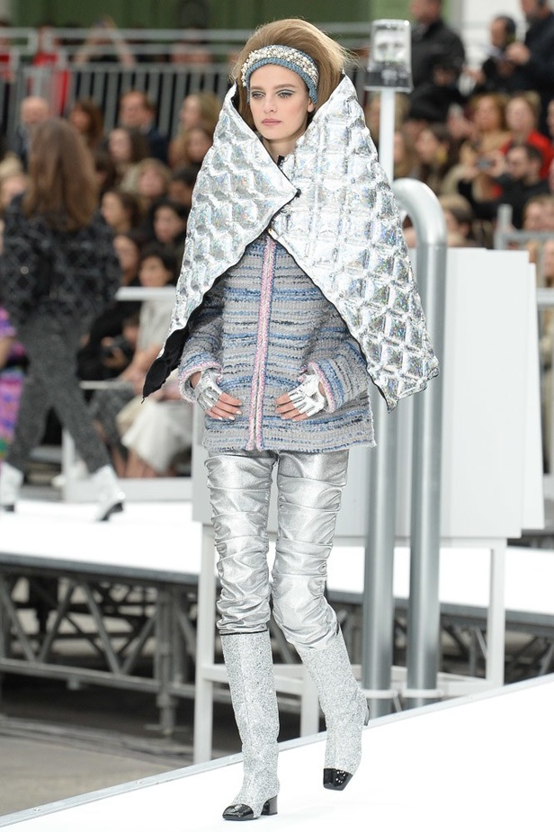 عرض أزياء “شانيل” Chanel لخريف وشتاء 2017