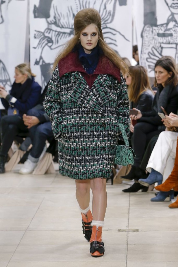 عرض أزياء Miu Miu لخريف وشتاء ٢٠١٨ !