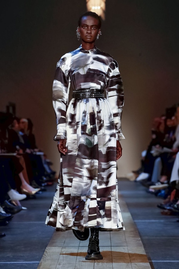 عرض أزياء ألكسندر ماكوين لموسم خريف وشتاء 2019