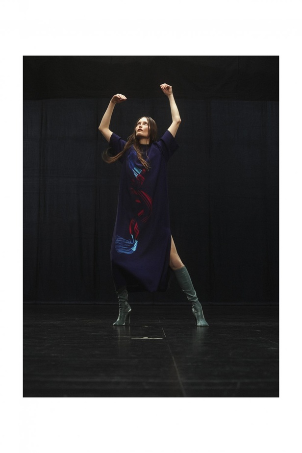 عرض ازياء مجموعة Dries Van Noten لموسم خريف وشتاء2021 من اسبوع الموضة في باريس