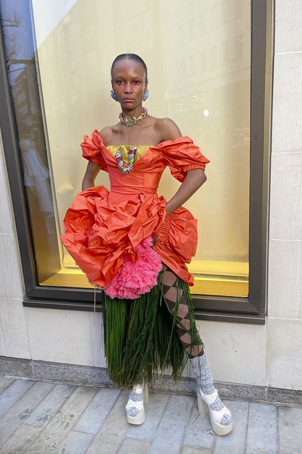 عرض ازياء مجموعة Vivienne Westwood لخريف وشتاء 2021-2022