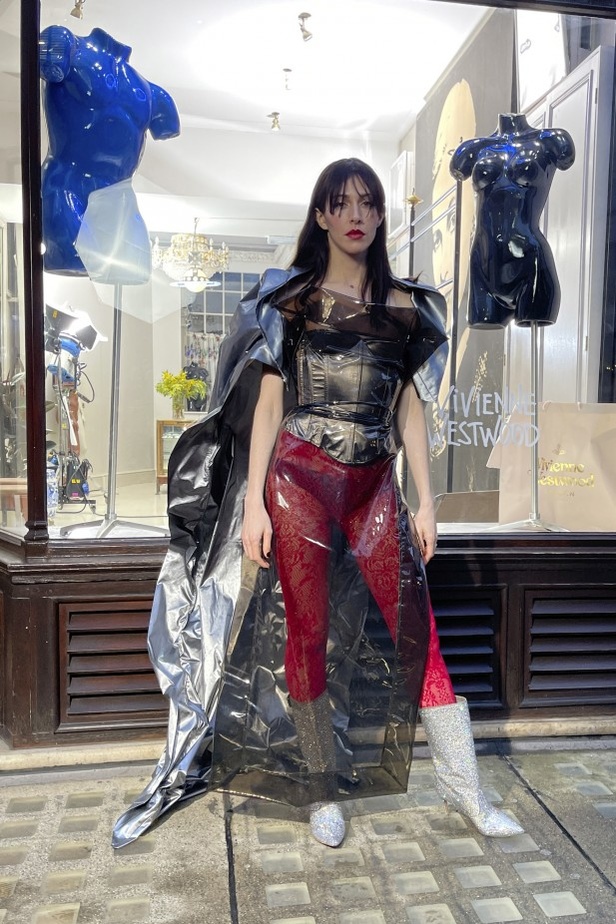 عرض ازياء مجموعة Vivienne Westwood لخريف وشتاء 2021-2022