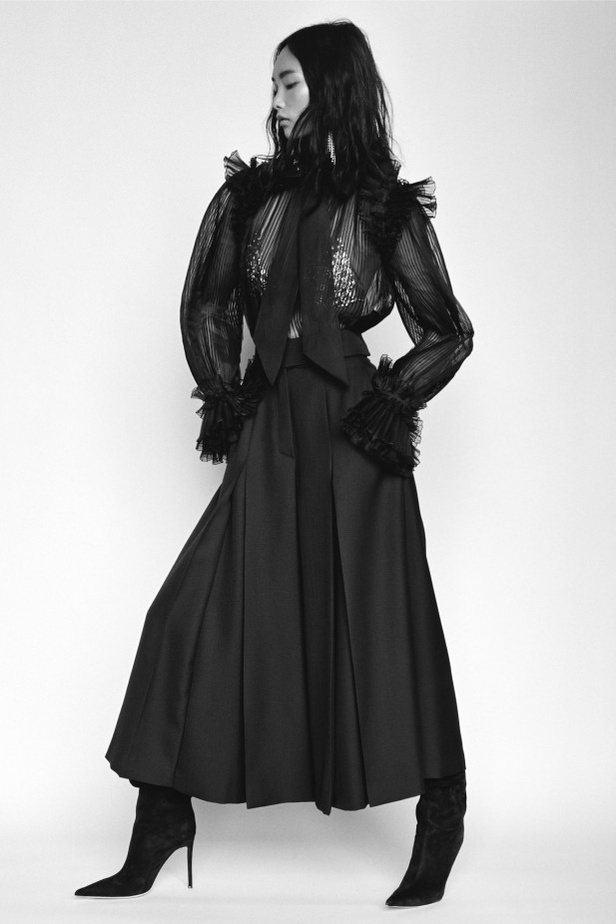 من عرض ازياء Alexandre Vauthier للهوت كوتور لخريف وشتاء 2021-2022