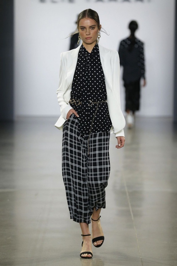  اسبوع الموضة في نيويورك 2019 ابرز صيحات أزياء و اكسسوارات ELIE TAHARI لربيع وصيف 2020 