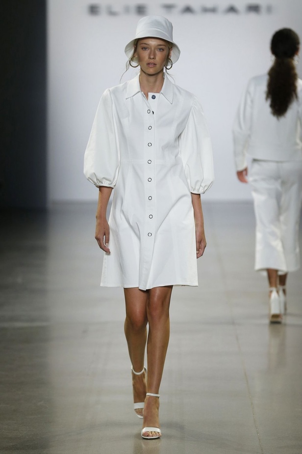  اسبوع الموضة في نيويورك 2019 ابرز صيحات أزياء و اكسسوارات ELIE TAHARI لربيع وصيف 2020 