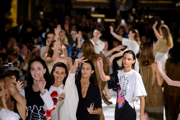 مجموعة “ستيلا ماكارتني” لموسم ربيع وصيف 2017