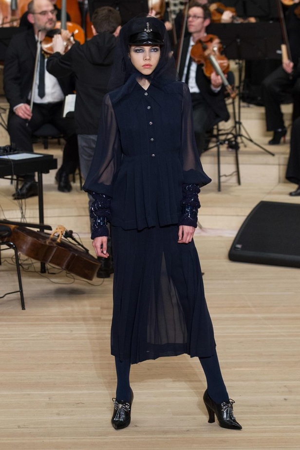 مجموعة Métiers d’art من شانيل لموسم 2017- 2018