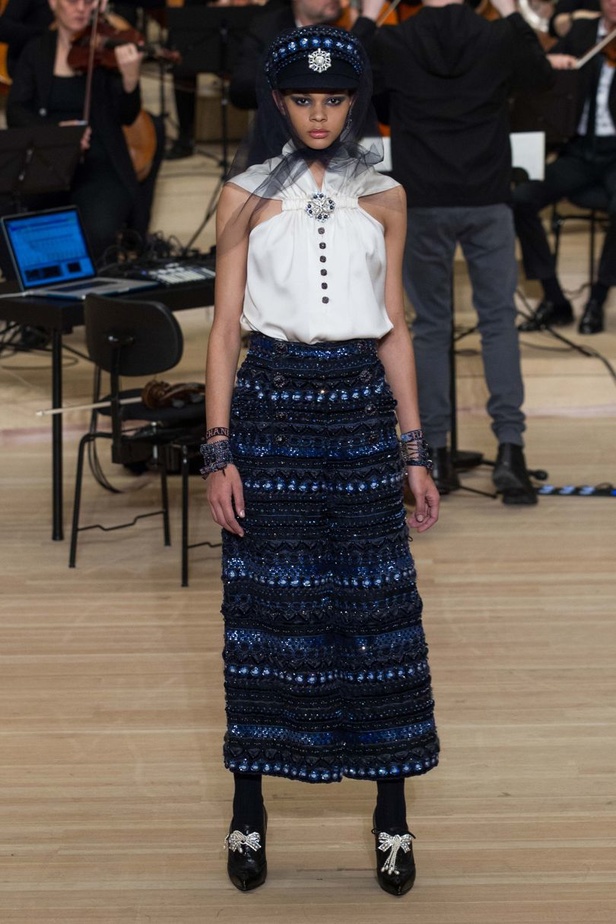 مجموعة Métiers d’art من شانيل لموسم 2017- 2018