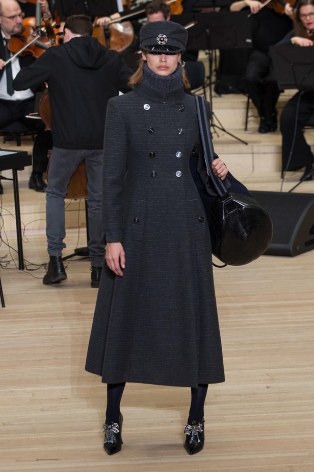 مجموعة Métiers d’art من شانيل لموسم 2017- 2018