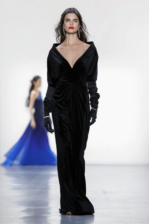 مجموعة Tadashi Shoji للألبسة الجاهزة لخريف 2019