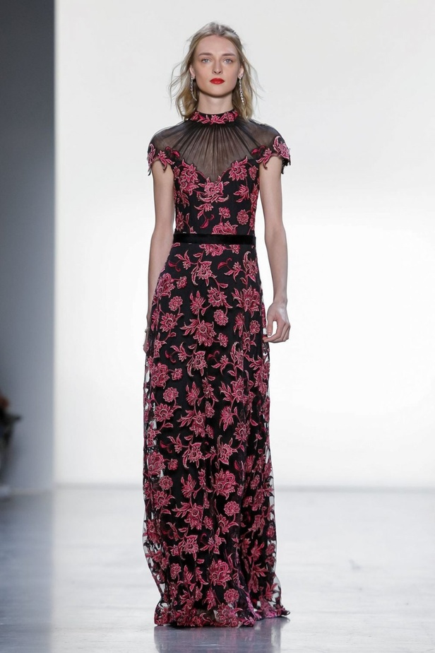 مجموعة Tadashi Shoji للألبسة الجاهزة لخريف 2019