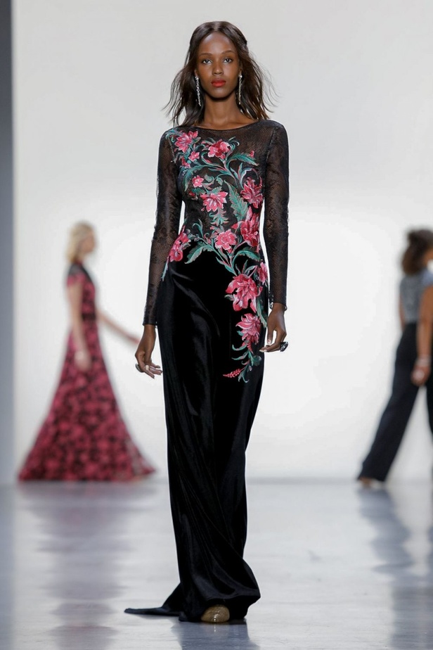 مجموعة Tadashi Shoji للألبسة الجاهزة لخريف 2019