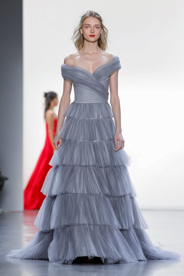 مجموعة Tadashi Shoji للألبسة الجاهزة لخريف 2019