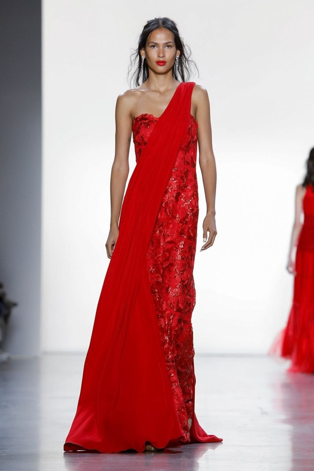 مجموعة Tadashi Shoji للألبسة الجاهزة لخريف 2019