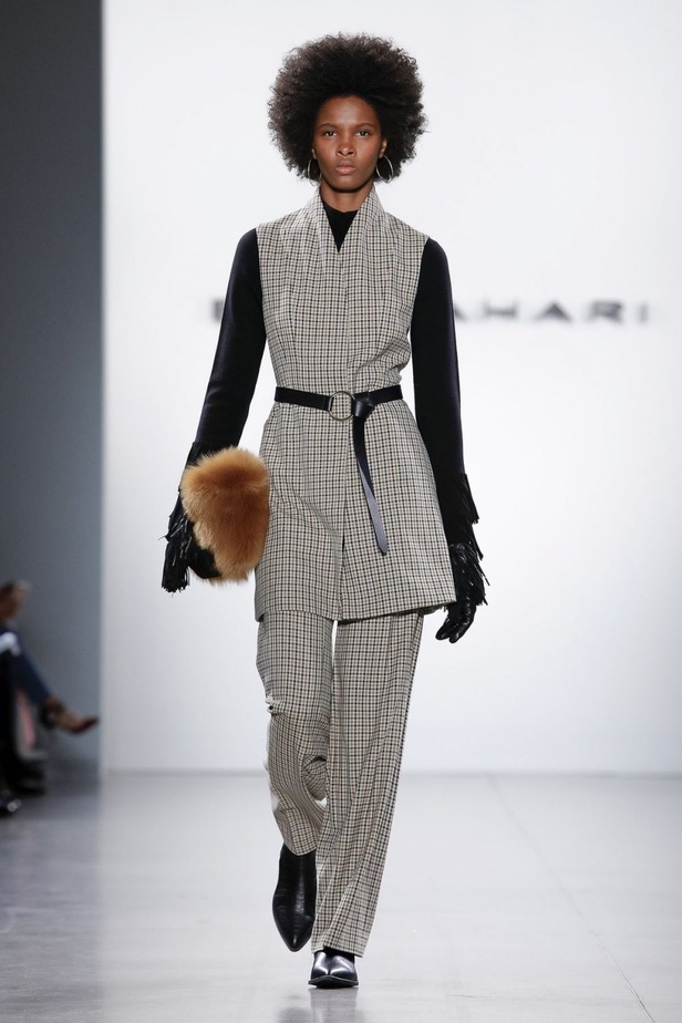 عرض أزياء إيلي تاهاري لخريف وشتاء 2019